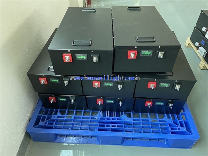 luminous solar battery