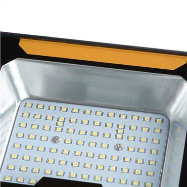 Світлодіодне прожекторне світло на відкритому повітрі